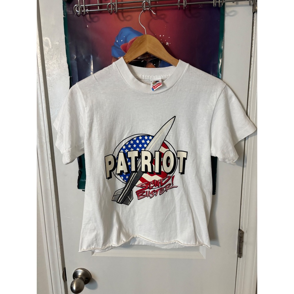 Vintage Fruit of the Loom Patriot Scud Buster Cropped Graphic T-Shirt White XL